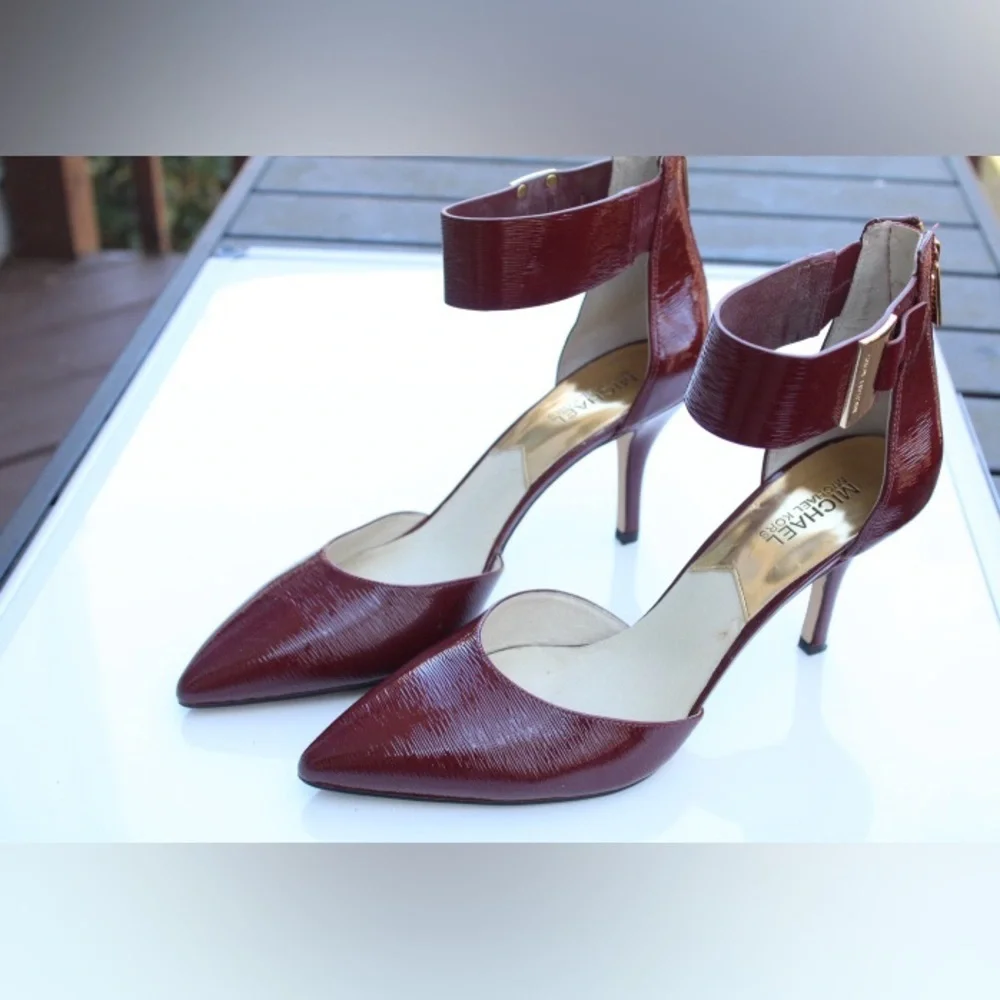 Michael Kors  Guiliana Mid Ankle Strap pumps